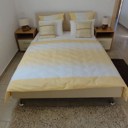 Apartments Cubela Beautiful Garden Trogir Exterior photo